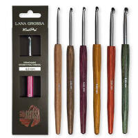 CROCHET NEEDLES WITH WOODEN HANDLES