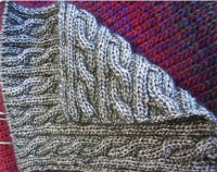 SCARF WITH A CABLE PATTERN ON BOTH SIDES